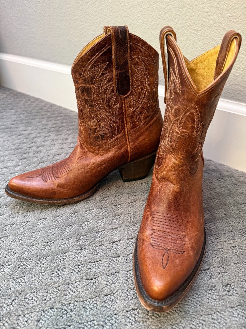 Snip Toe Western Booties - Picture 1 of 4